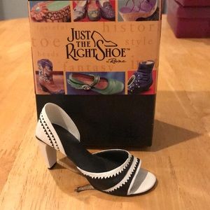 Dressed To Impress-Just The Right Shoe-Miniature